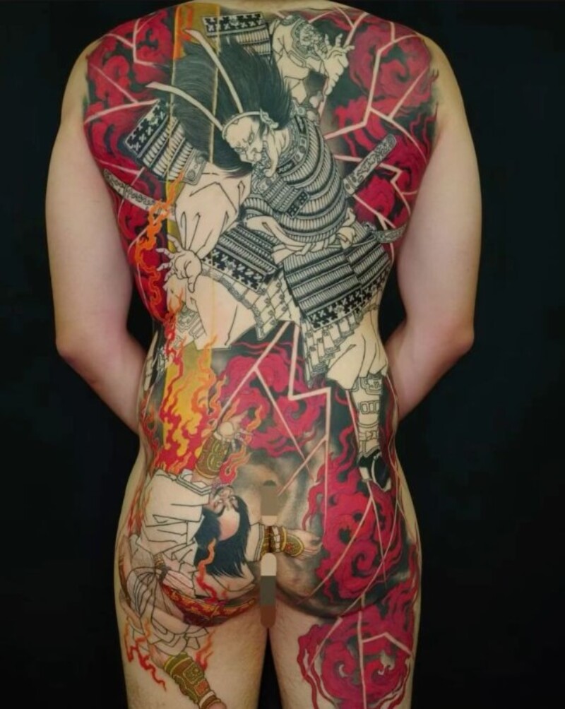 Hình xăm yakuza kín lưng cho nam