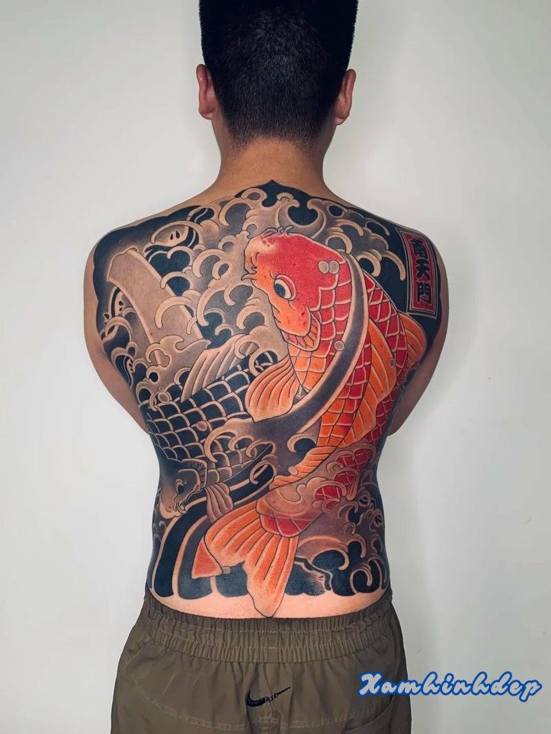 hình xăm cá chép lưng cực ngầu