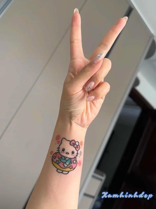 hình xăm hello kitty độc đáo.