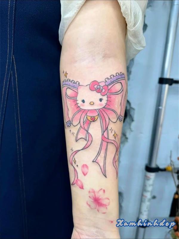 hình xăm hello kitty nổi bật.