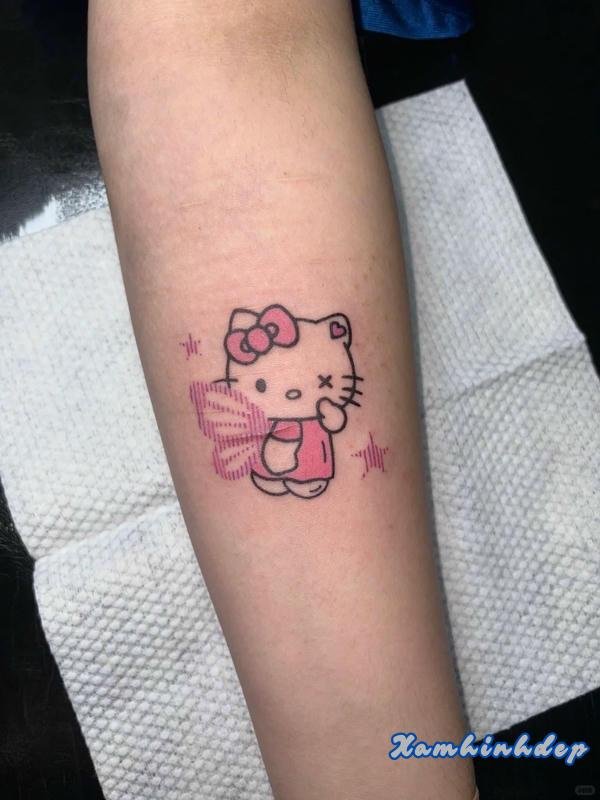 hình xăm hello kitty phong cách.