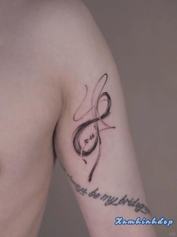 hình xăm vô cực tinh xảo.