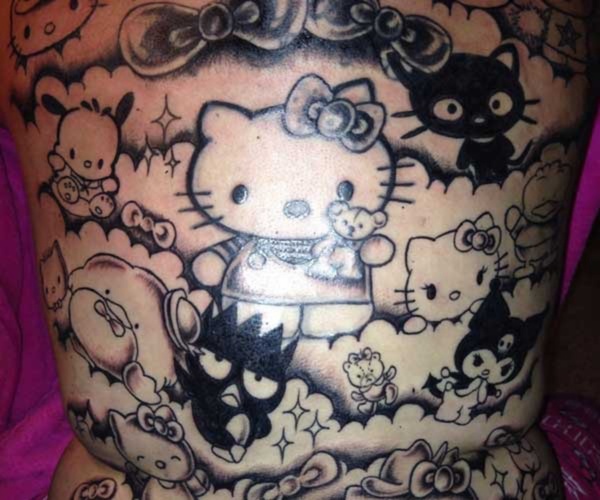 xăm hello kitty kín lưng