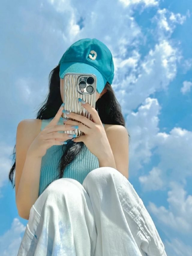 hình ảnh, con gái cute che mặt