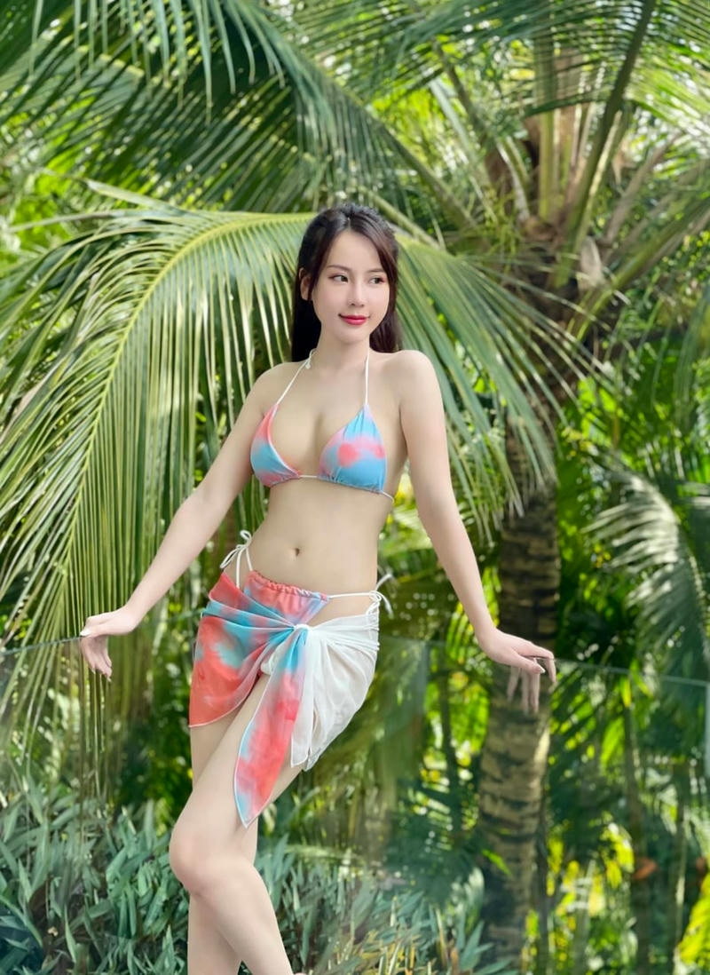 gái xinh mặc bikini quyến rũ