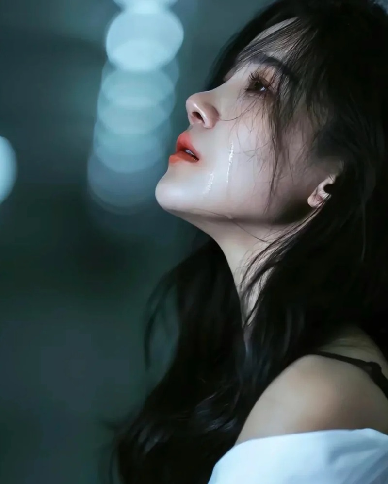 hình ảnh buồn mệt mỏi khóc