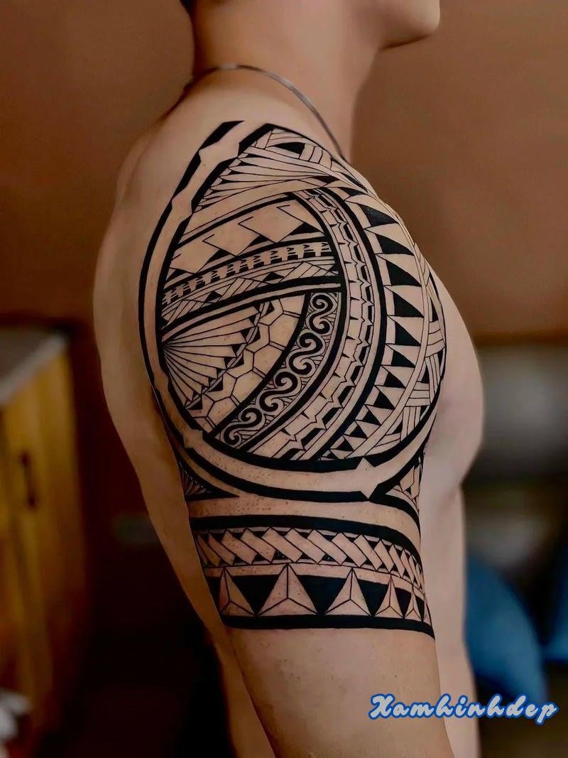 hình xăm bắp tay cá tính.