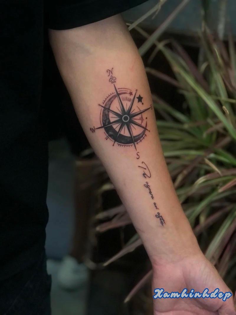 hình xăm bắp tay nghệ thuật.