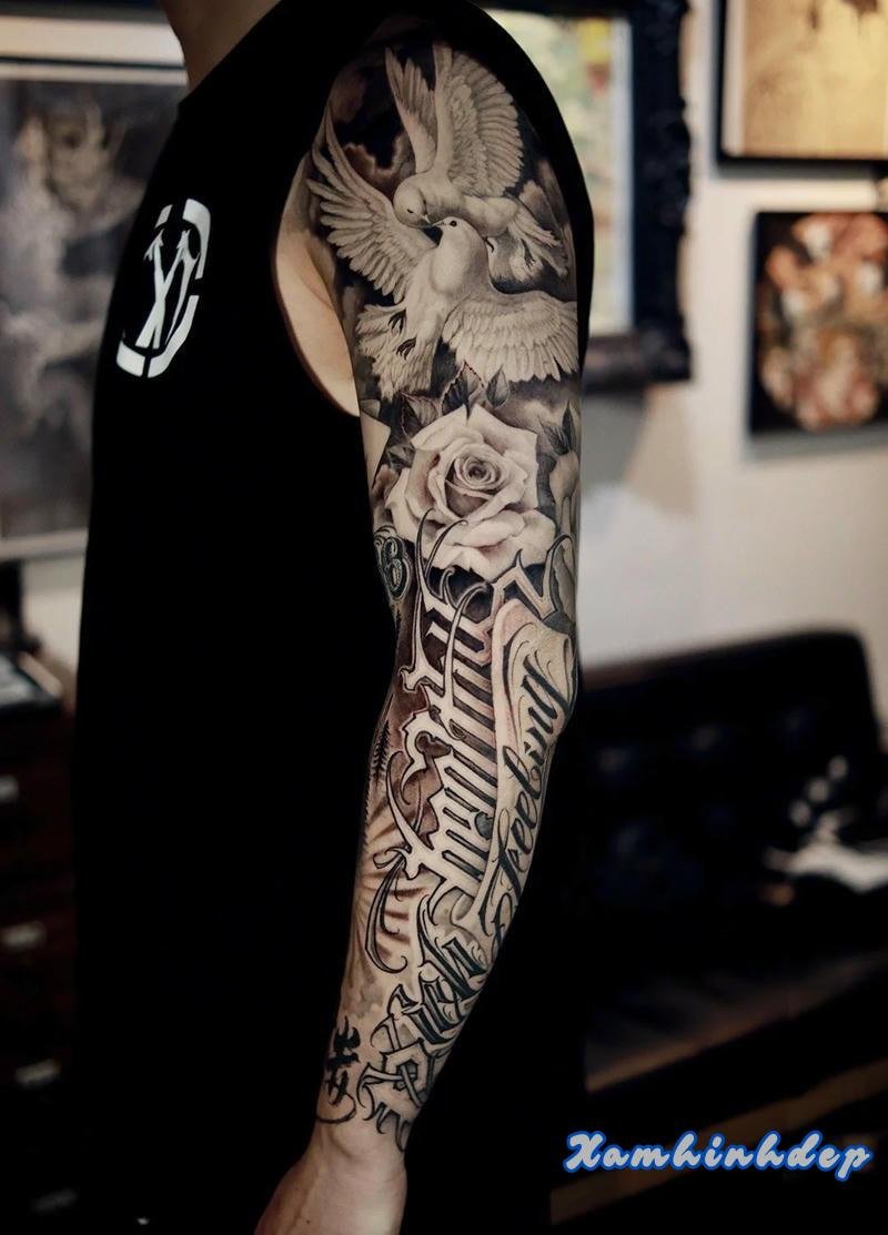 hình xăm bắp tay nổi bật.