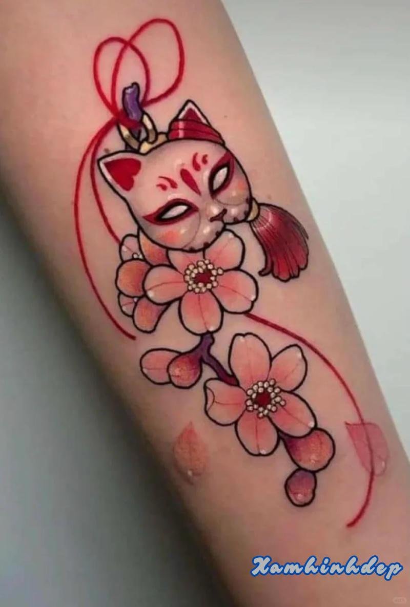 hình xăm bắp tay nữ mang vẻ đẹp mềm mại.