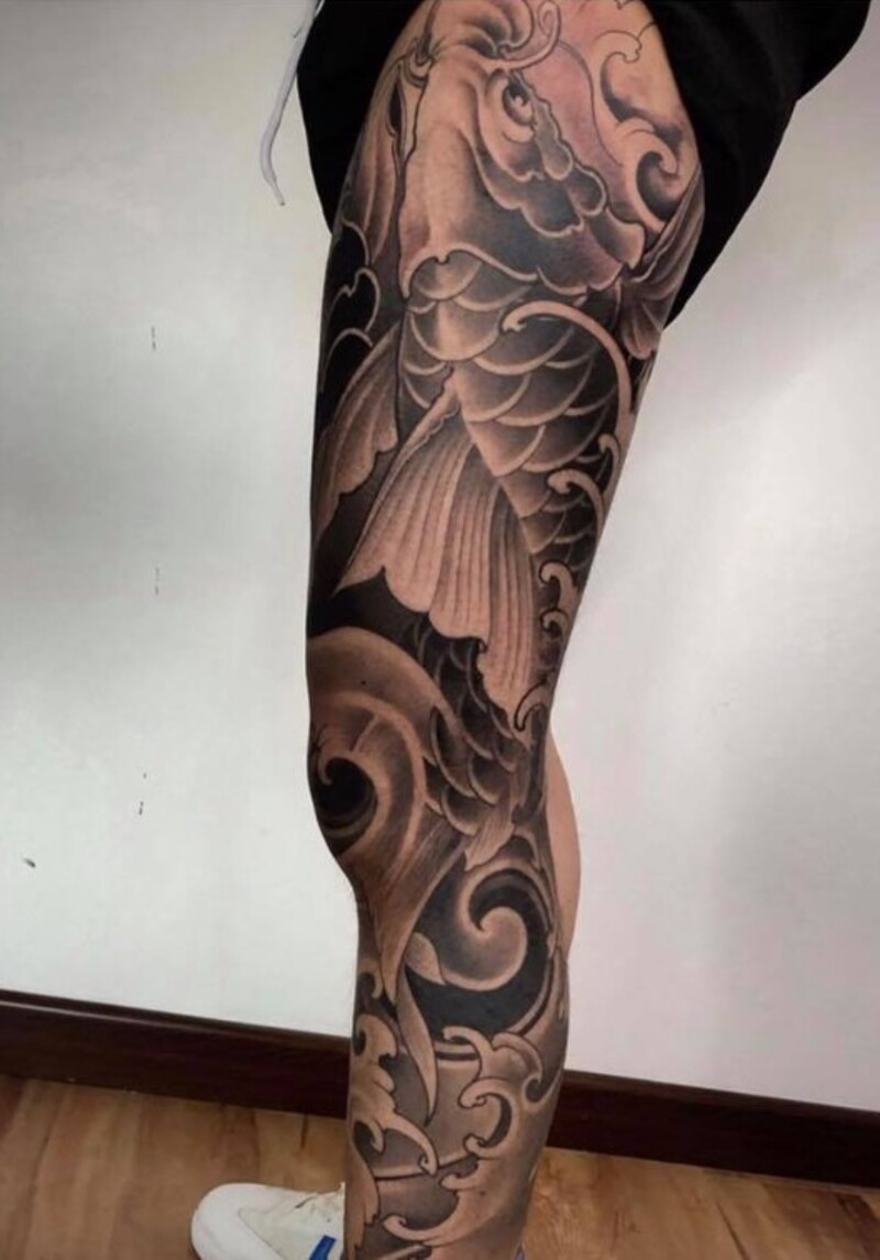 hình xăm cá chép full chân cho nam đẹp