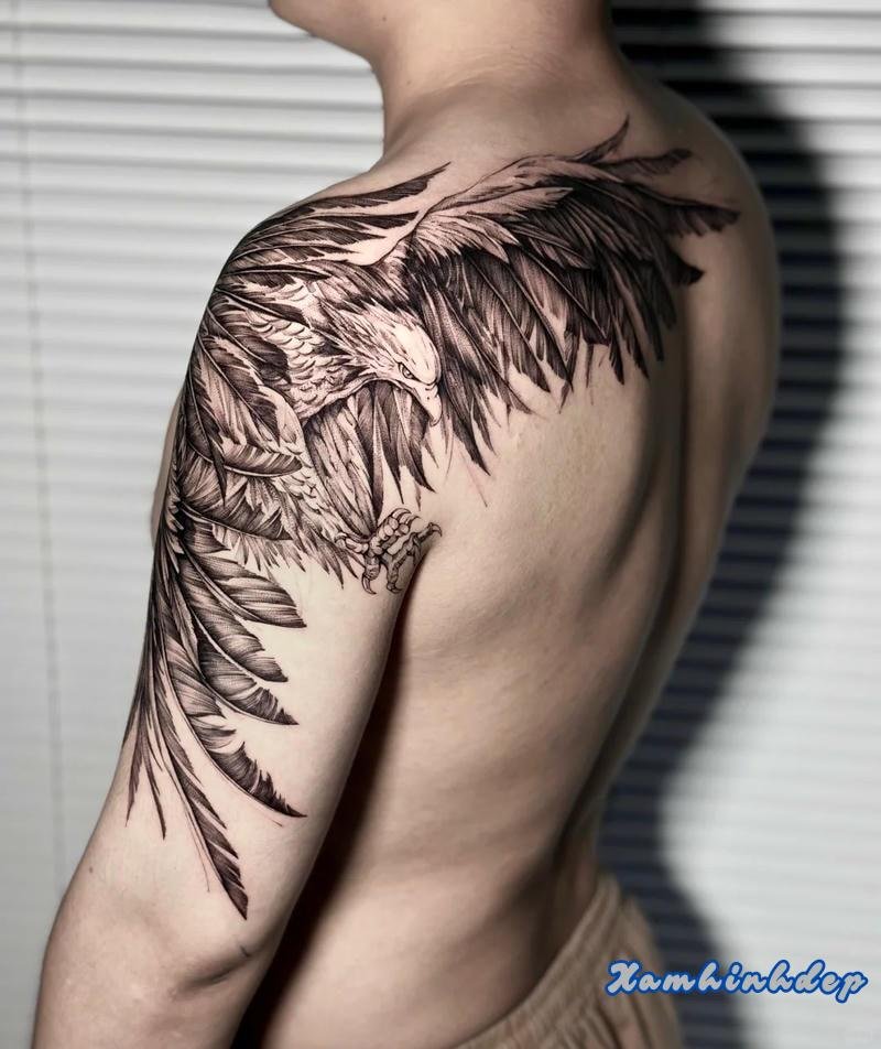 hình xăm đại bàng mạnh mẽ.