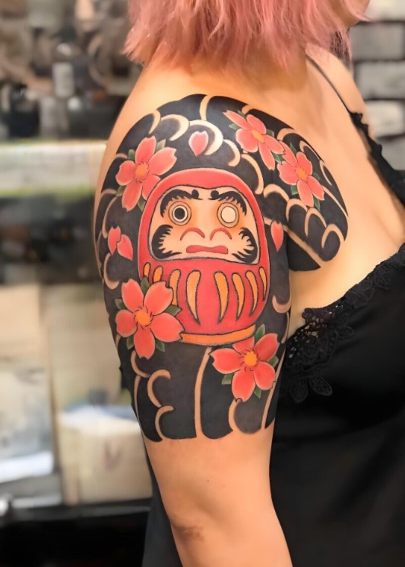 hình xăm daruma nhật cổ đẹp cho nữ
