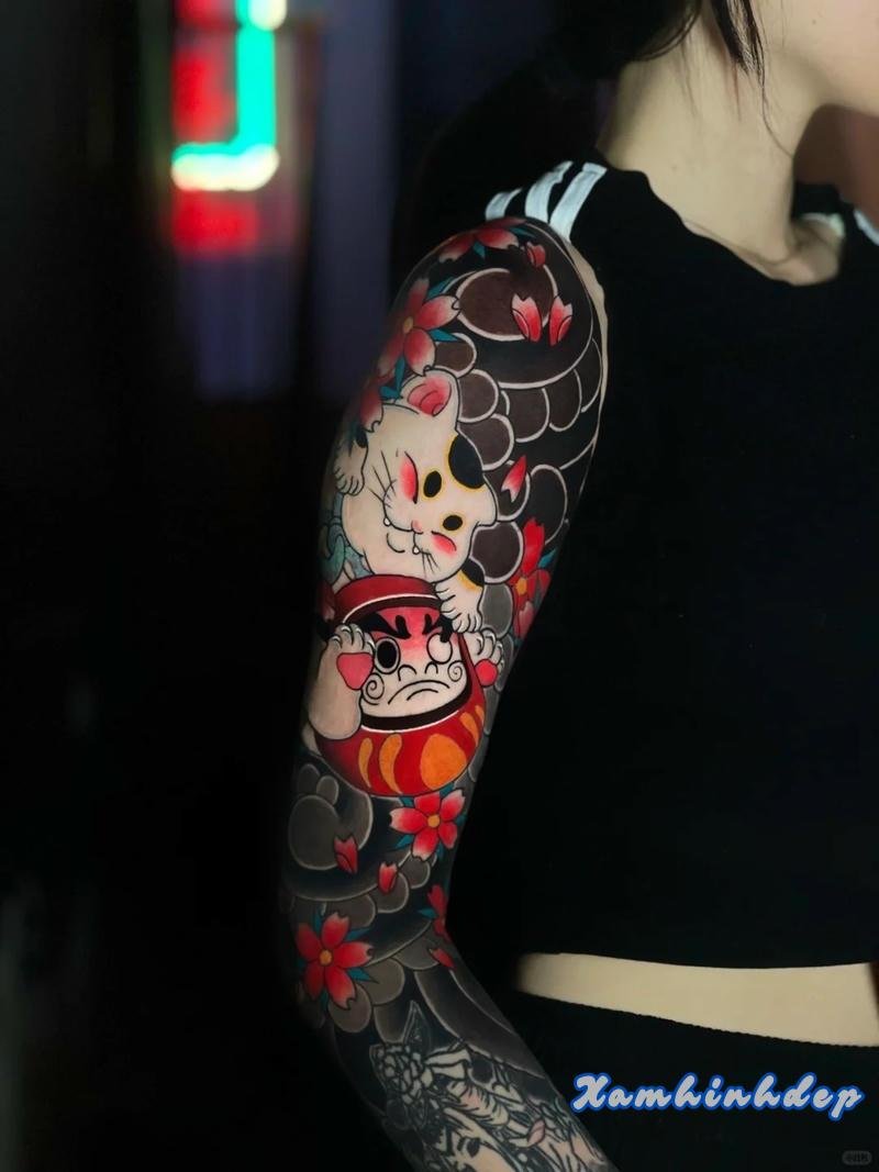 hình xăm daruma thu hút mạnh.