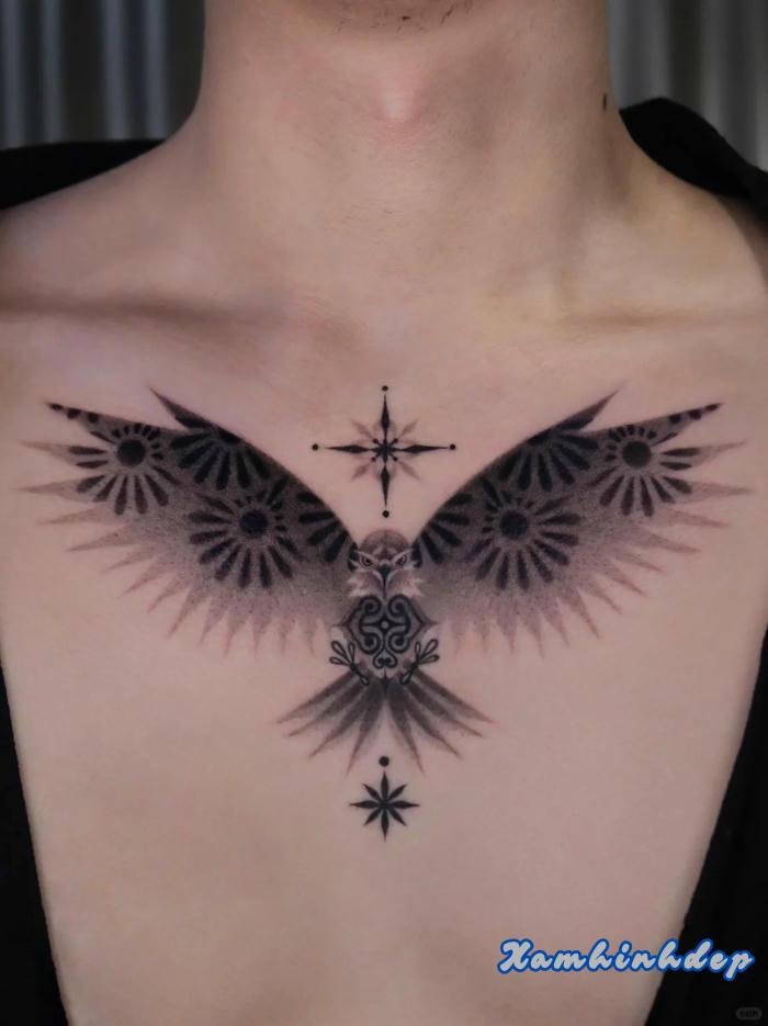 hình xăm đôi cánh sắc nét.