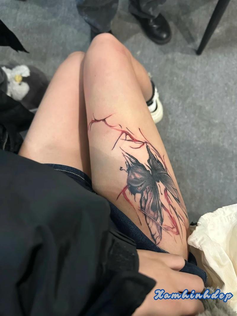 hình xăm đùi đẹp nghệ thuật.