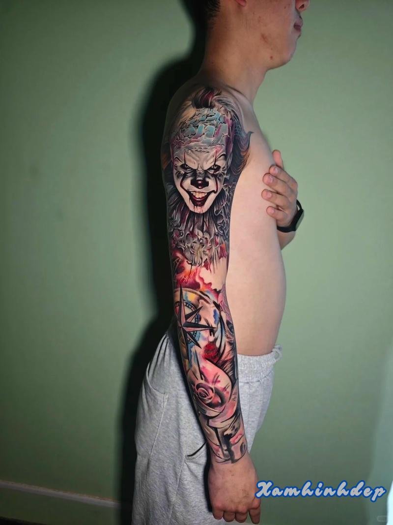 hình xăm joker cá tính mạnh.