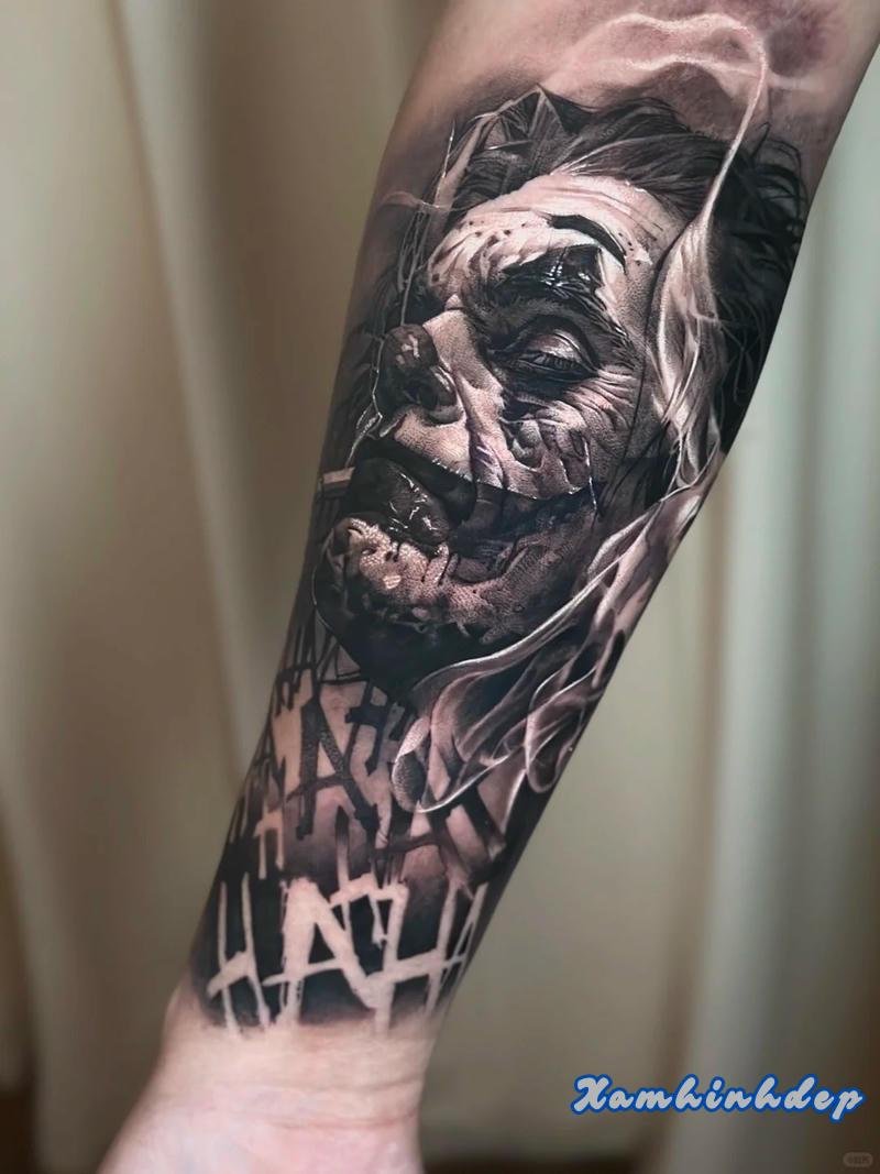 hình xăm joker độc đáo ấn tượng.