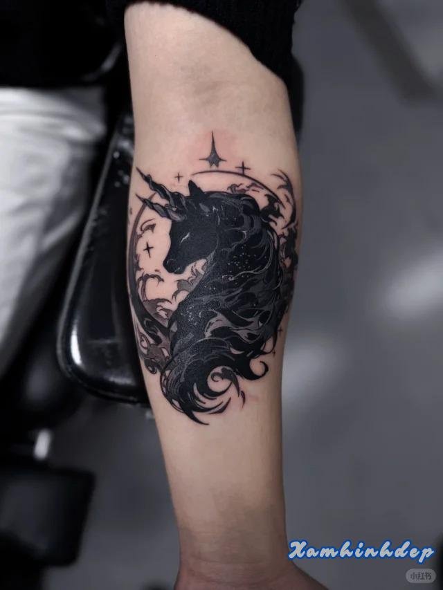 hình xăm kỳ lân sắc nét.