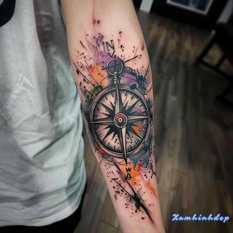 hình xăm la bàn nghệ thuật.