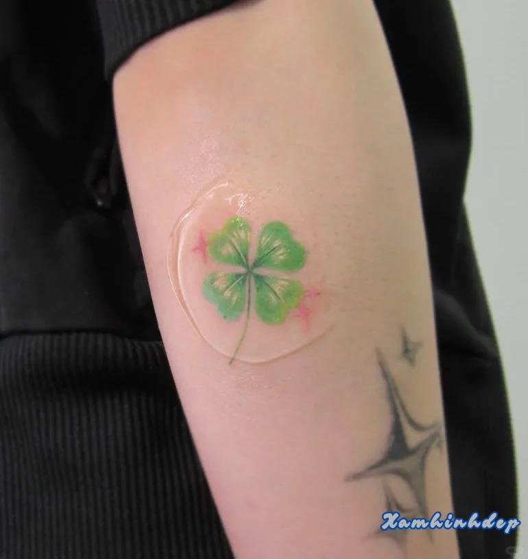 hình xăm may mắn thu hút.