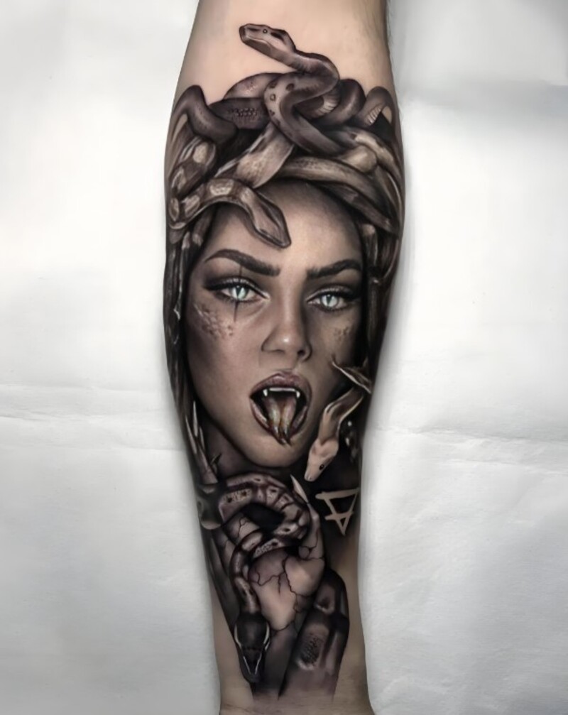hình xăm medusa cho nữ