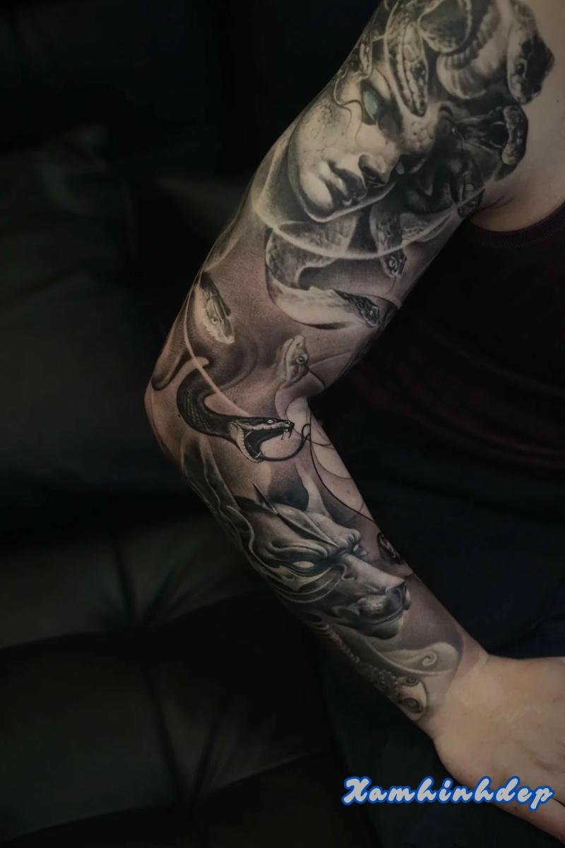 hình xăm medusa mạnh mẽ.