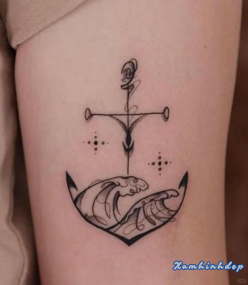 hình xăm mỏ neo nổi bật.