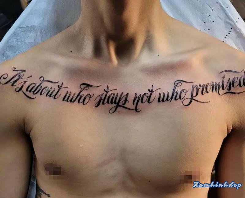 hình xăm ngực nam mạnh mẽ.