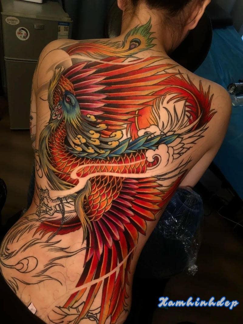 hình xăm phượng hoàng ấn tượng.