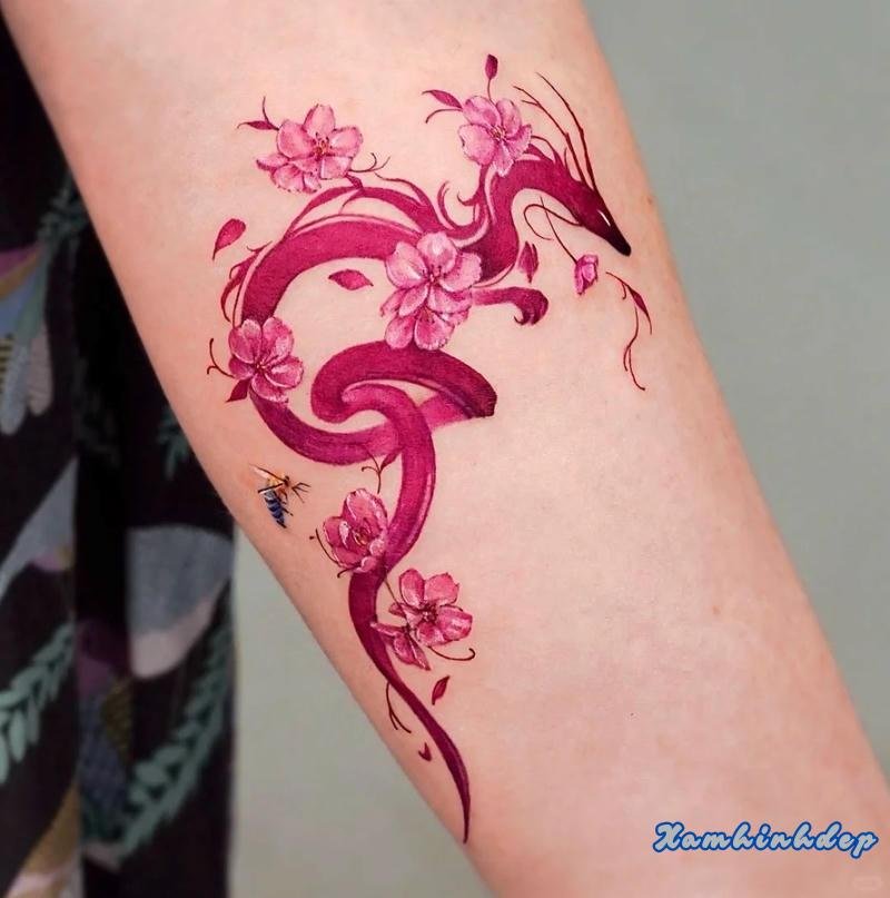 hình xăm rồng cho nữ đường nét sắc sảo.