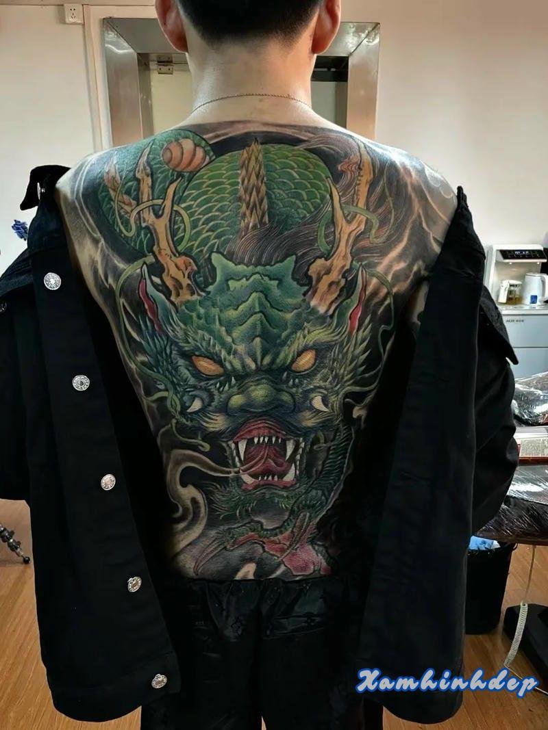 hình xăm rồng nổi bật.