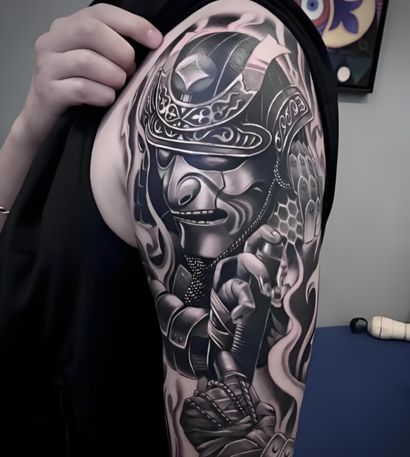 hình xăm samurai đi nét cho nam