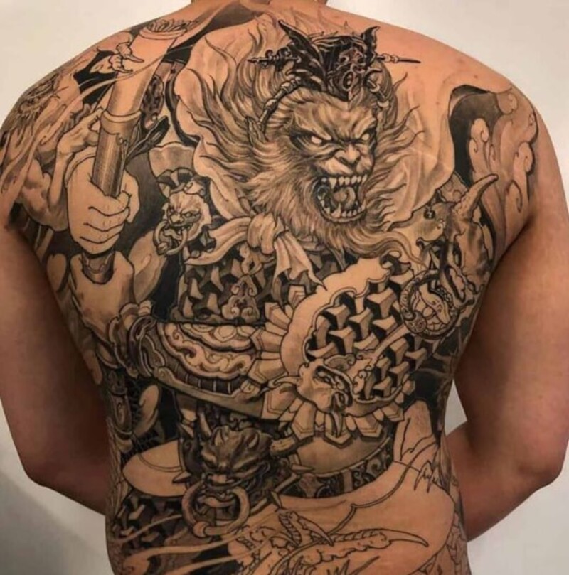 hình xăm tôn ngộ không cưỡi kỳ lân cho nam