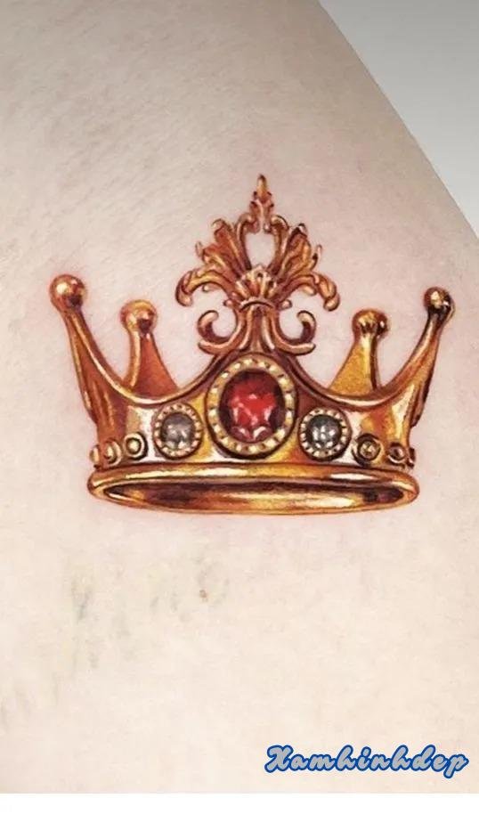 hình xăm vương miện cá tính.