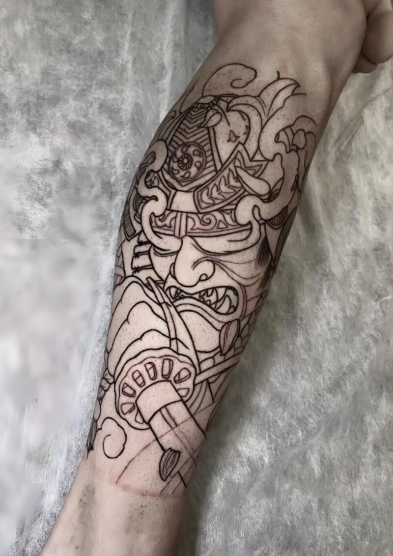 khung hình xăm samurai ở chân cho nam