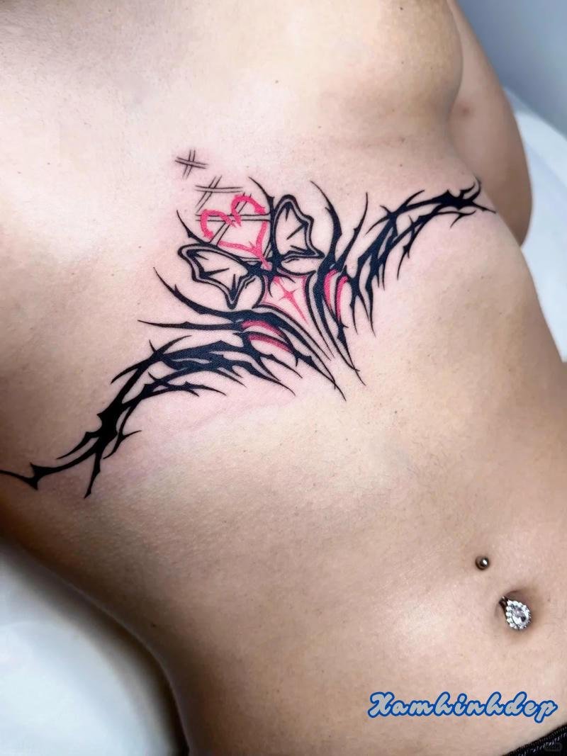 mẫu hình xăm ngực nữ được yêu thích.