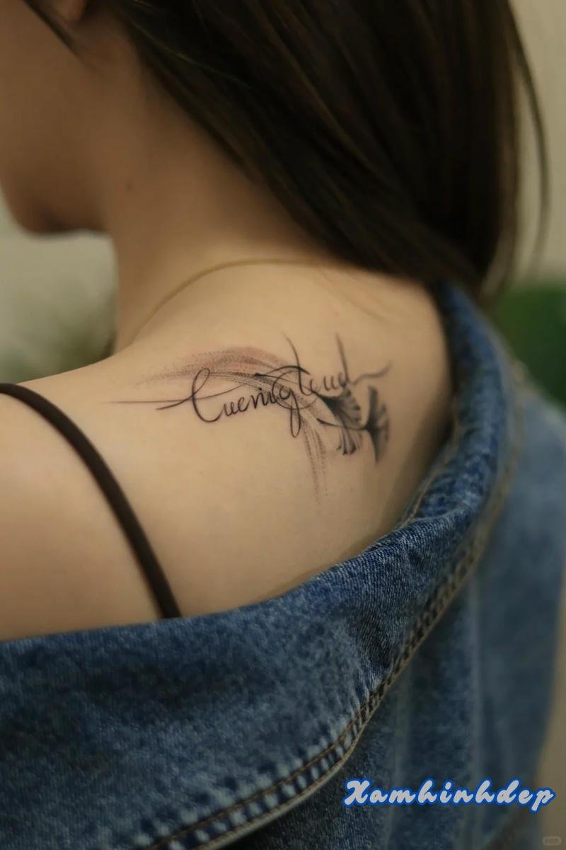 mẫu tattoo chữ cho nữ đầy tính nghệ thuật.