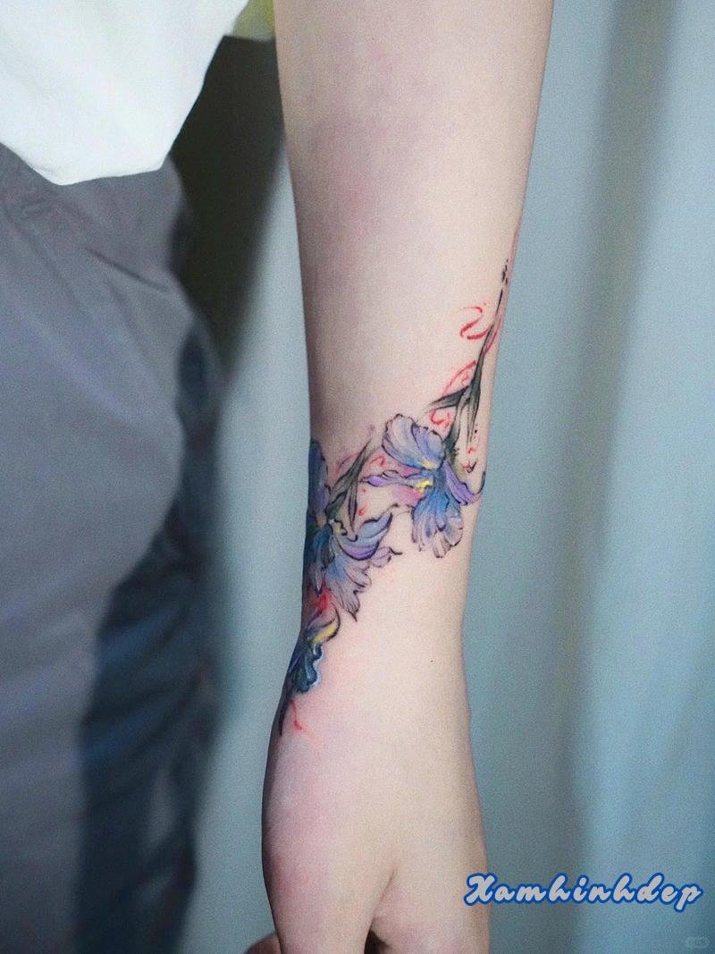 mẫu tattoo vòng tay nữ nghệ thuật.