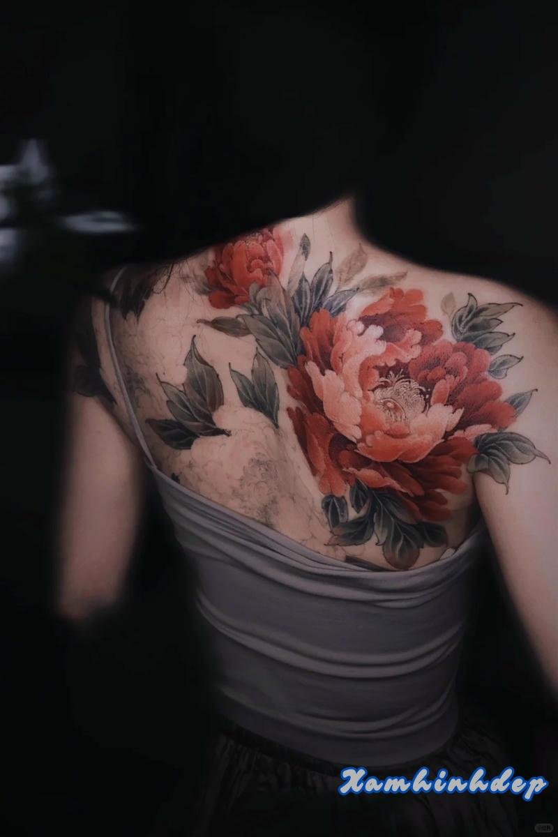 tattoo hoa mẫu đơn cho nữ mang ý nghĩa sâu sắc.