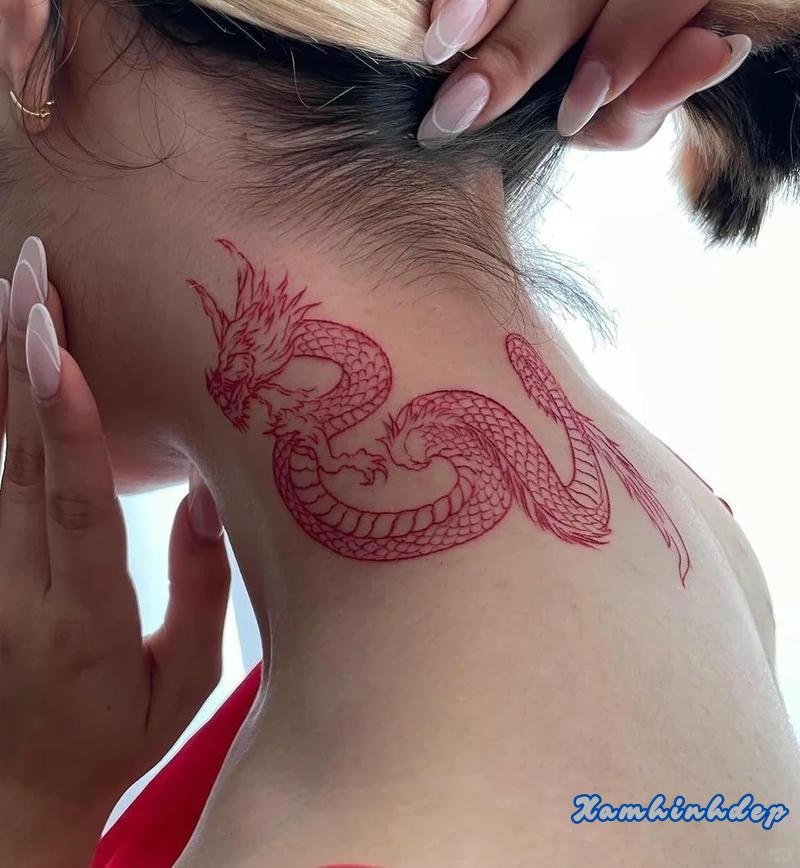 tattoo rồng cho nữ vẻ đẹp uyển chuyển.