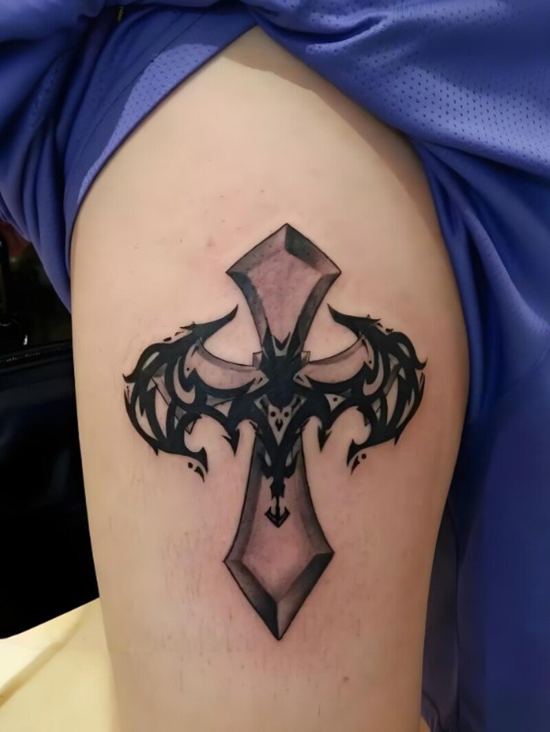 tattoo thánh giá cho nữ
