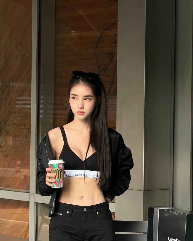 ảnh bad girl hở eo