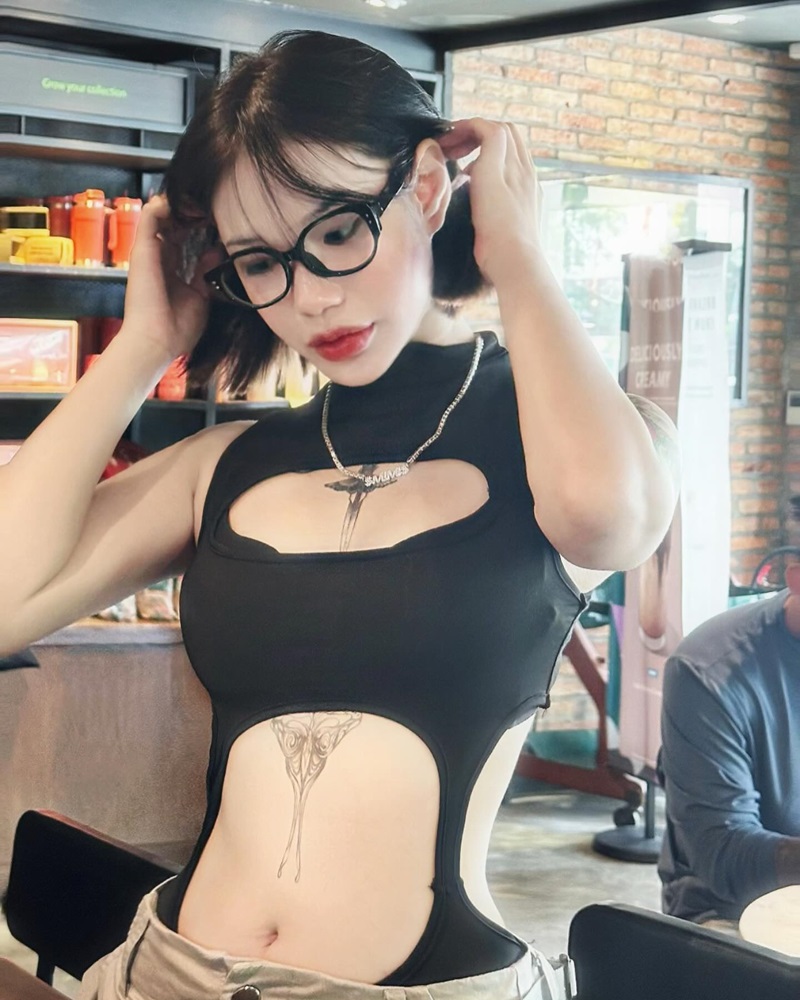 ảnh bad girl hở