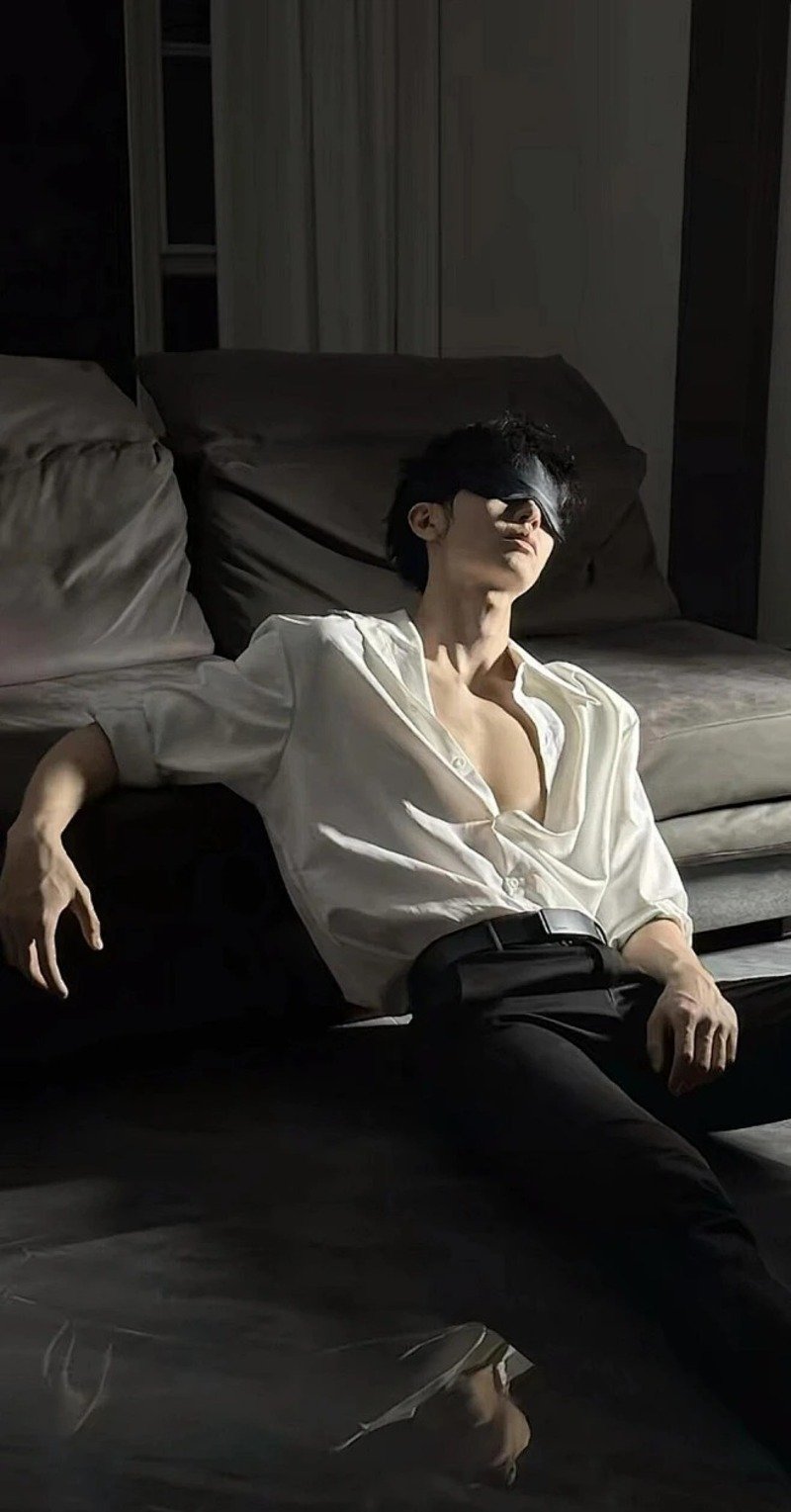 ảnh nam đẹp che mặt