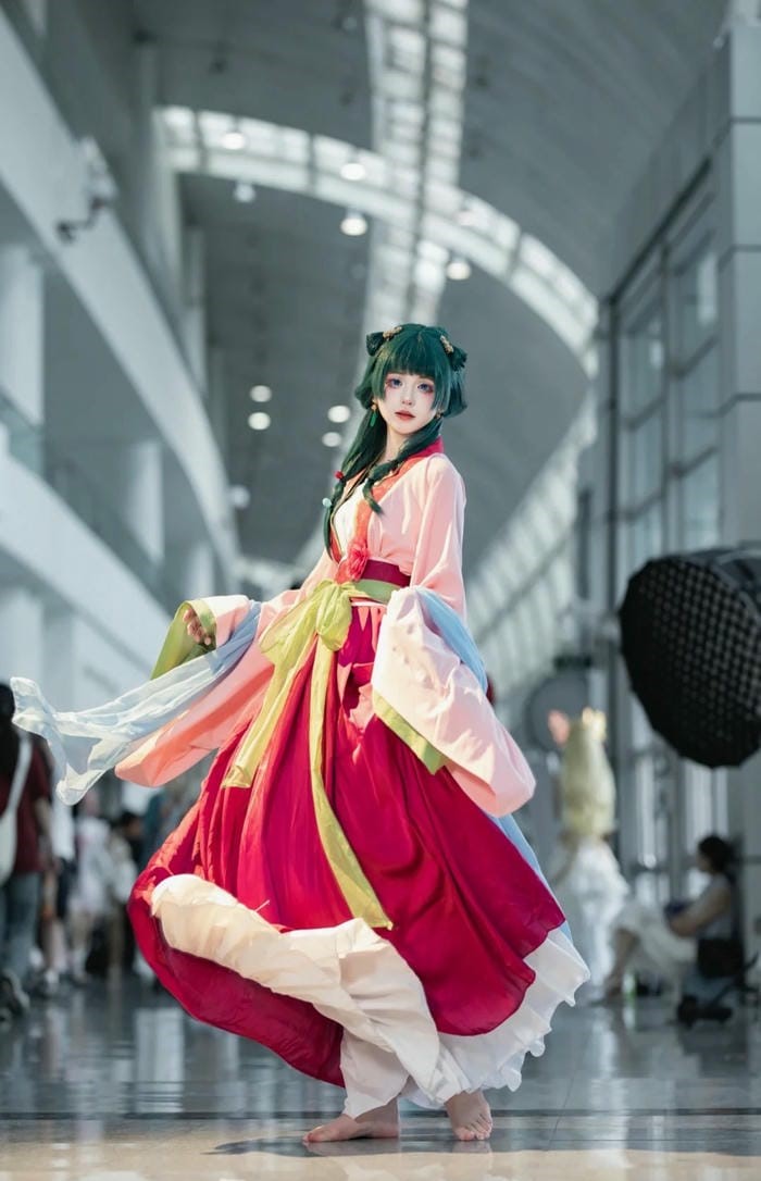 gái xinh cosplay nhân vật anime