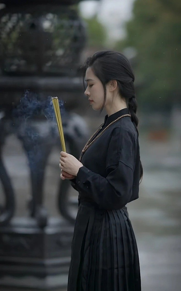 hình ảnh thắp hương