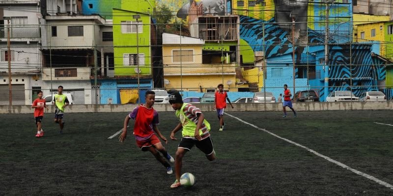 Bóng cỏ dành cho nhiều đối tượng khác nhau