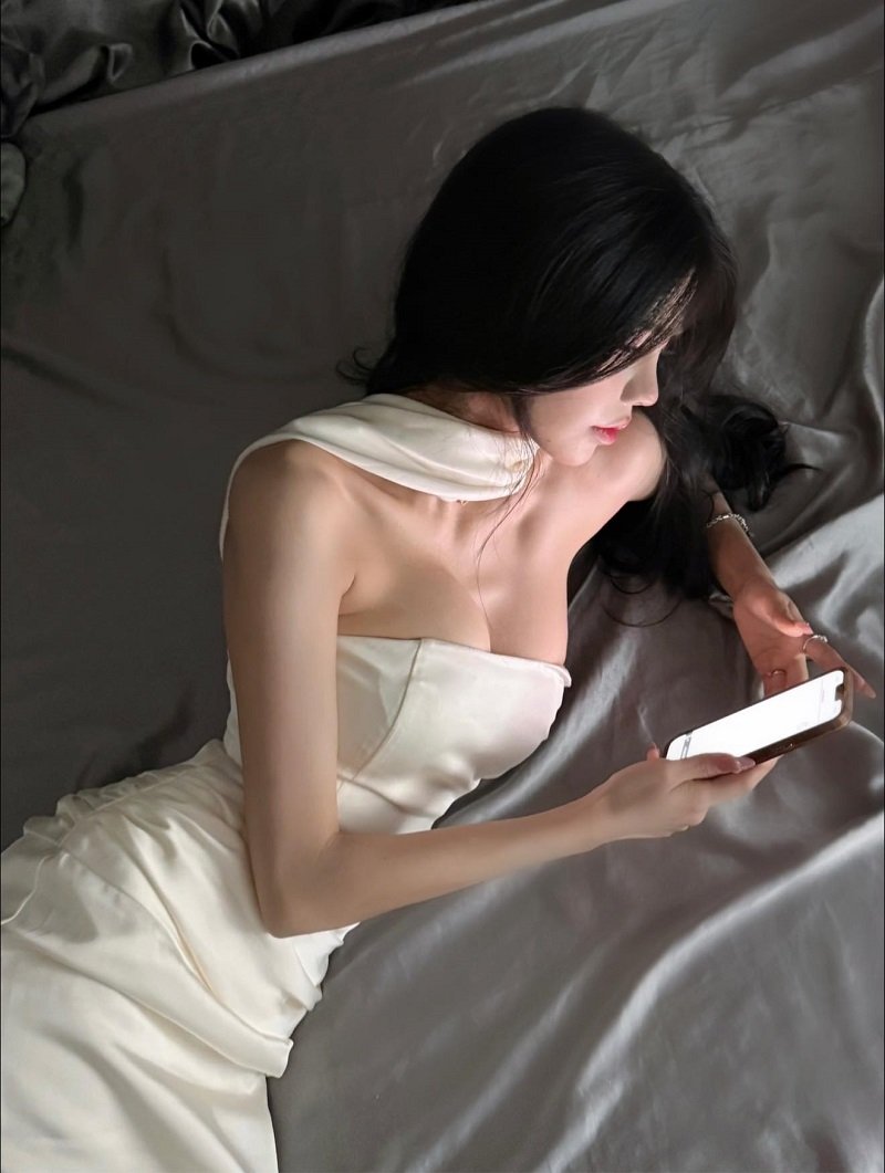 ảnh mai dora nude 8