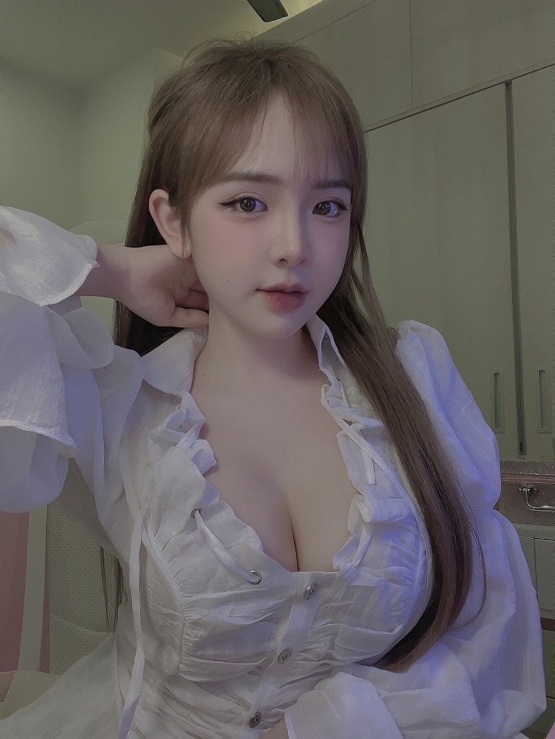 ảnh trần huyền châu nude 7
